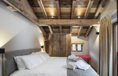 Villarabout Chalet De Esquí | Vrbo Property