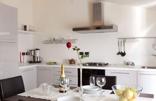 Cavaion Veronese Casa | Residence le Torri - M* - Elegant two-room apartment Lake Garda Bardolino