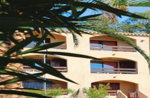 Tiuccia Apartamento | Residence Les Dauphins in Tiuccia with balcony