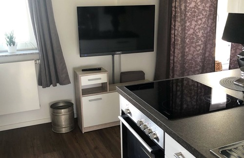 Ploen Apartamento | Residencia en Lake Trammer, hermosa terraza en la propiedad del lago 🎣🚣