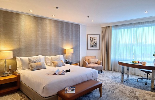 East Perth Hotel | Residence on Langley Park