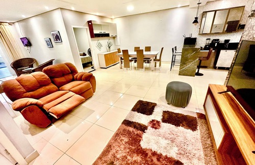 Liberdade Casa | Residence with swimming pool and barbecue, very large and cozy house