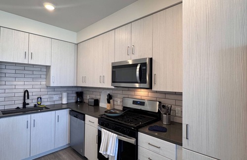 Otay Ranch Apartamento | Residences at Côta Vera – Luxe 1BRs with resort pool, parks, and smart design.