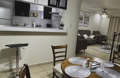 Santa Tecla Casa | Warm and homely residence.