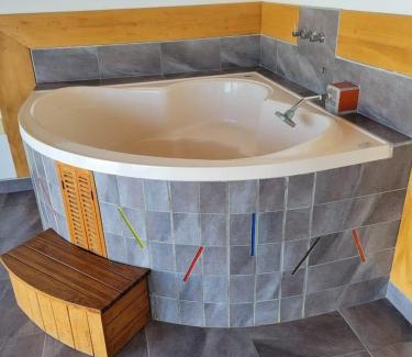 Los Pinos Apartamento | Residencia Madona del Mar - Casa Frente al Mar con Piscina