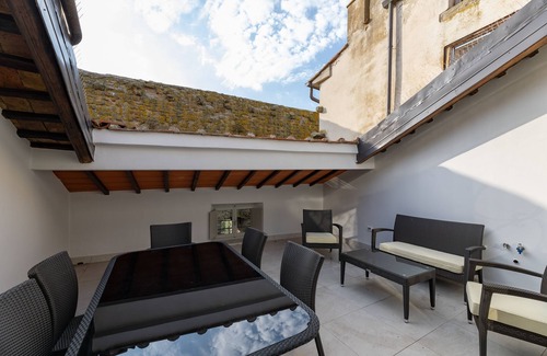 Castiglion Fiorentino Apartamento | Residenza di Lucia in city center with private terrace