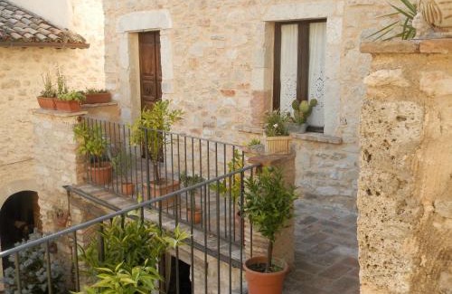 Precetto Casa | Residenza di Paese Castello del Poggio
