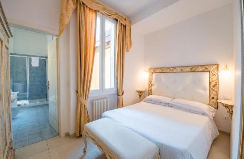 Historic Center Casa | Residenza Due Torri check in presso HOTEL CENTRALE Vicolo Cattani 7