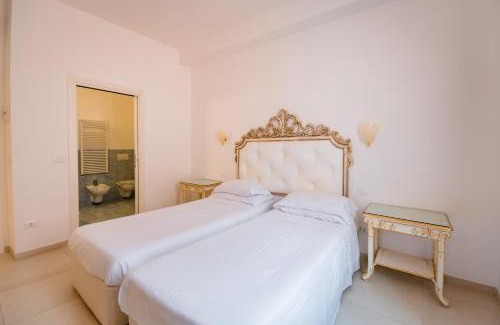 Historic Center Casa | Residenza Due Torri check in presso HOTEL CENTRALE Vicolo Cattani 7