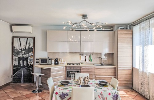 Rovellasca Apartamento | Residenza Elisa by Interhome