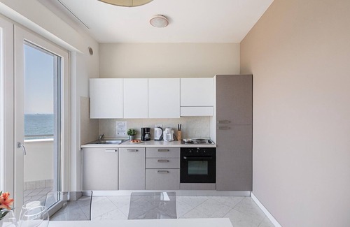 Desenzano del Garda Apartamento | Residenza Miralago With Pool - Two-bedroom Apartment With Lake View