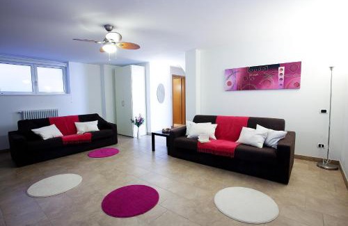 Santa Maria - Rezzonico Apartamento | Residenza Romina sleeps 8 with pool- by Italian Apartments