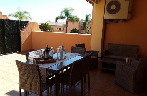 El Faro Apartamento | Resort Alta Loma, beach and pools