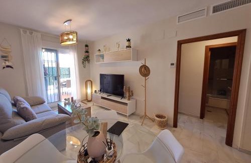 El Faro Apartamento | Resort Alta Loma, beach and pools