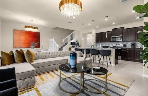 Wellington Casa | Luxe Resort Stay Near Disney World