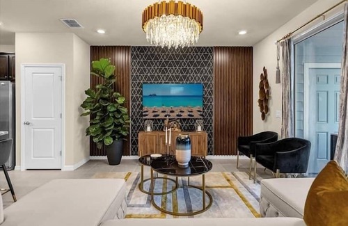 Wellington Casa | Luxe Resort Stay Near Disney World