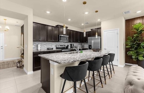 Wellington Casa | Luxe Resort Stay Near Disney World