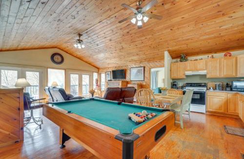 Gatlinburg - Pigeon Forge Casa | Resort Cabin with Private Hot Tub!