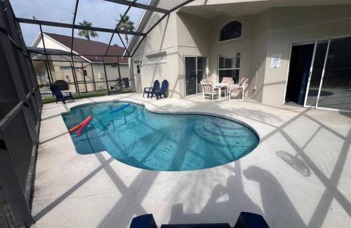 Lake Berkley Casa | Resort Community 4 Bedroom Family Home, Pool & 15 Min Disney