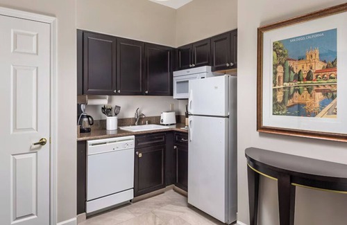 Cortez Hill Apartamento | Resort Condo 1.3miles from Comic-Con