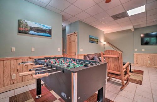 Helen Apartamento | Resort Innsbruck Cabin with a Hot Tub and Deck!