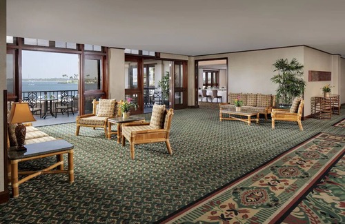 Crown Point Hotel | Resort King, Catamaran Resort, Ocean Proximity, Ideal for Romantic Getaways