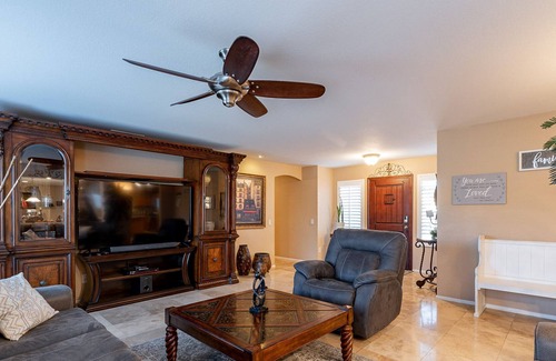 South Mountain Casa | Resort Like, 12 min From Airport, Heated Pool & HotTub K2