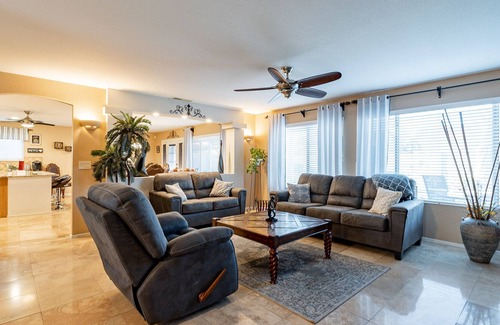 South Mountain Casa | Resort Like, 12 min From Airport, Heated Pool & HotTub K2