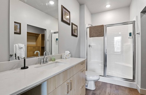 Herriman Apartamento | Resort-Like Location! 3rd Floor Walk-Up! 100% Solar & EV Chargers Availablel