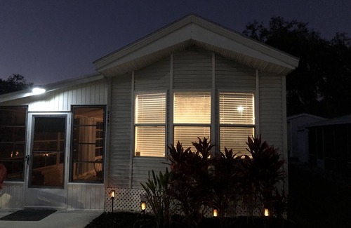 Braden River Casa | Resort living. Huge pools and Hot Tubs. WaterSlide. 20-30 minutes to 4 beaches!