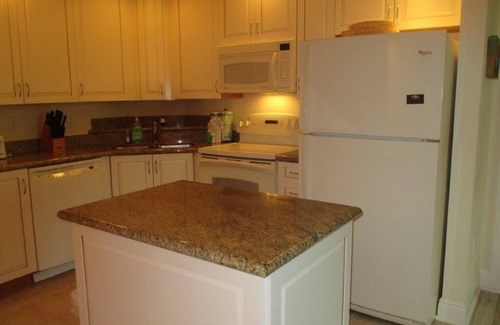 Fort Myers Condominio | Resort Living en el centro de Fort Myers con vista al río