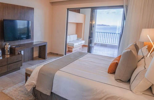 Loreto Complejo | Resort - Loreto - 2 BR 3 bath oceanfront penthouse 18 hole par 72 golf course