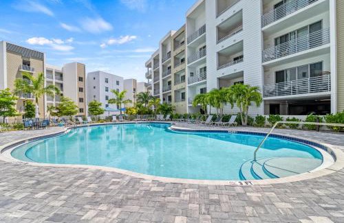 Central Sarasota Casa | Resort Pool & Spa, Fitness Center, Pet Friendly, Waterfront Condo in Downtown!