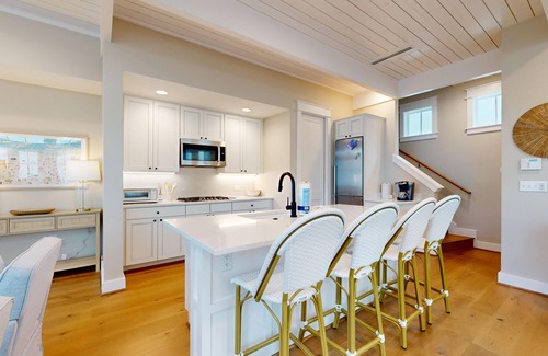 Port Aransas Cabina | Resort Pools, Golf Cart Boardwalk to the Beach, Pet Friendly