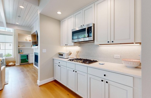 Port Aransas Cabina | Resort Pools, Golf Cart Boardwalk to the Beach, Pet Friendly