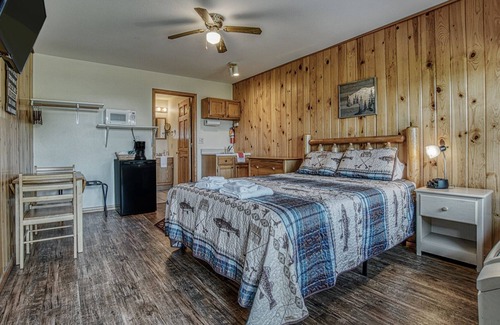 Butternut Complejo | Resort Rooms on Butternut Lake