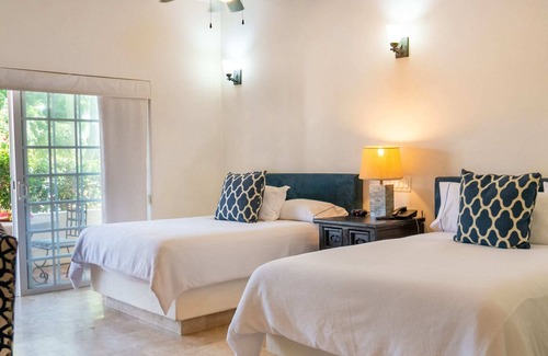 Colonia El Progreso Apartamento | Resort Studio with Terrace + Golf