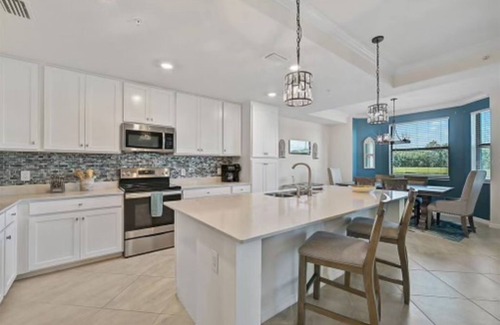 Lakewood Ranch Condominio | Resort Style 1st Floor Condo in Amazing Lakewood National Golf Community!