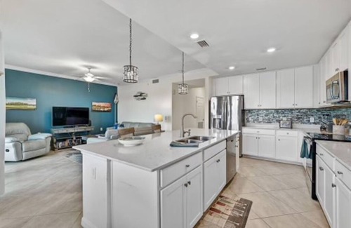 Lakewood Ranch Condominio | Resort Style 1st Floor Condo in Amazing Lakewood National Golf Community!
