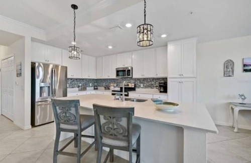 Lakewood Ranch Condominio | Resort Style 1st Floor Condo in Amazing Lakewood National Golf Community!