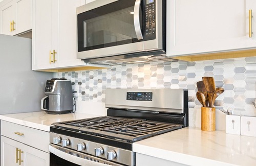 San Tan Valley Casa | Resort style 4-bedroom house, heated pool/hot tub, fitness room in Queen Creek