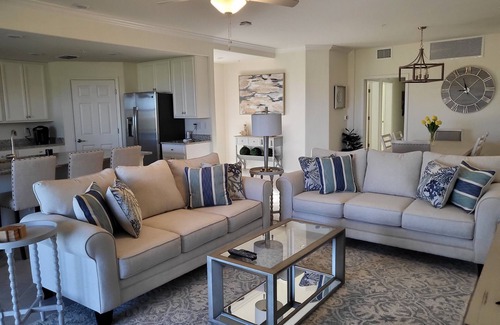 Braden River Casa | Resort style coach home great for families or couples.