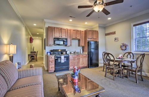 Spring Lake Apartamento | Resort-Style CondoandSuite on Golf Course with Pool!