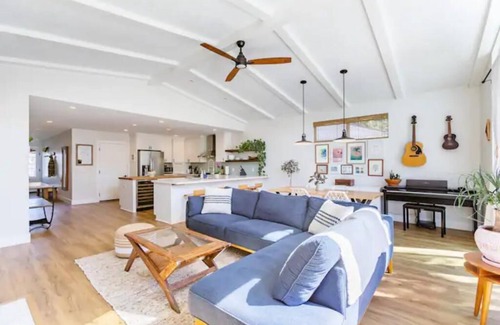 Grover Beach Casa | Resort-style home with kid friendly yard