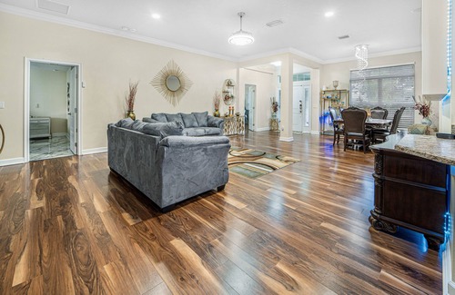 Port Saint Lucie Casa | Resort Style Home 5 min. from shopping and restaurants, 10 min. to local beaches
