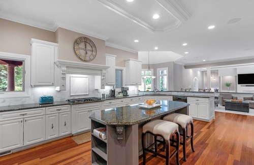 Waxhaw Casa | Resort-Style Home Waxhaw, NC. AMENITIES AMENITIES AMENITIES