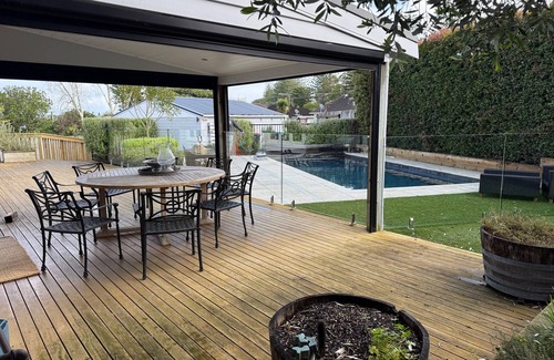 Auckland Casa | Resort style home with Pool, Chefs Kitchen and 4 bedrooms.