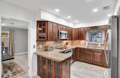 Garden Isles Casa | Resort Style House with Game Room near the Beach