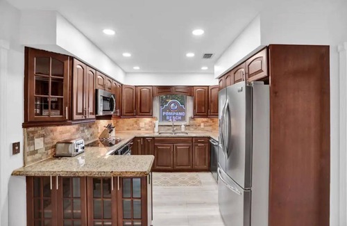 Garden Isles Casa | Resort Style House with Game Room near the Beach