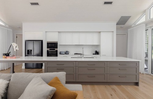 Avoca Beach Casa | Resort style living with pool, tennis court and beach